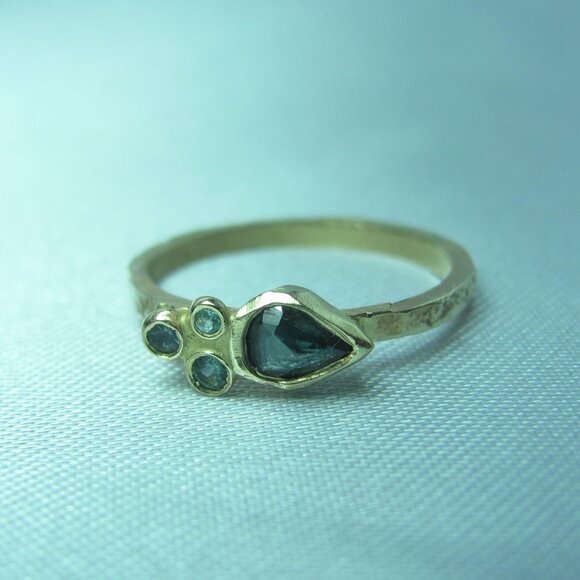 Engagement ring. 14k yellow gold blue diamond ring and 3 Tourmalines. - Picture 13 of 14